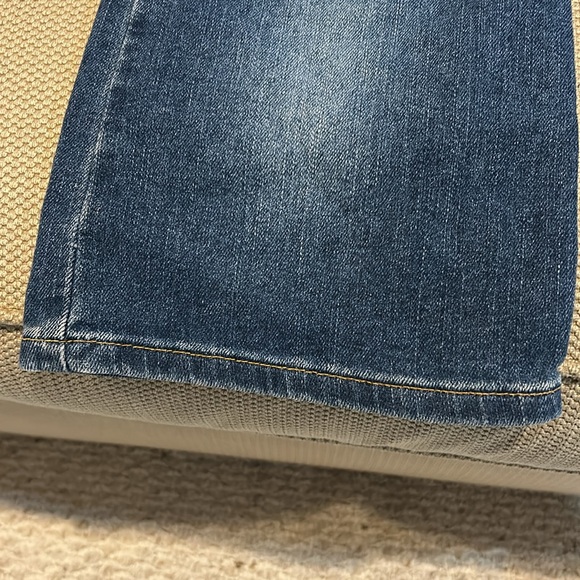 Jrs. Levi’s Superlow jeans - Picture 2 of 4